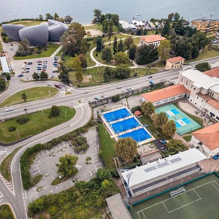 Al Centro Bed & Breakfast Verbania Bagian luar foto