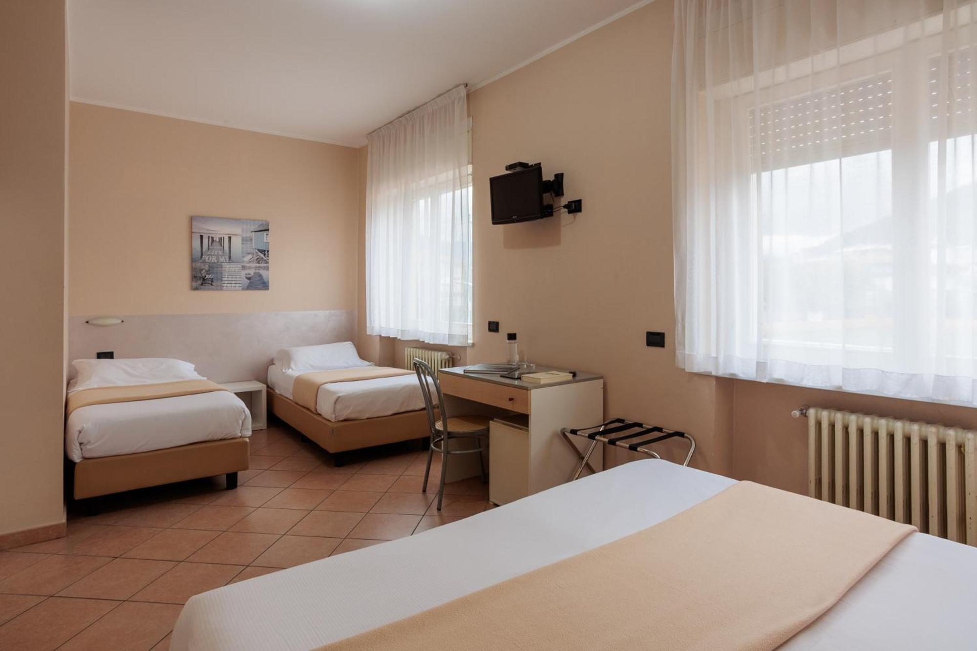 Al Centro Bed & Breakfast Verbania Bagian luar foto